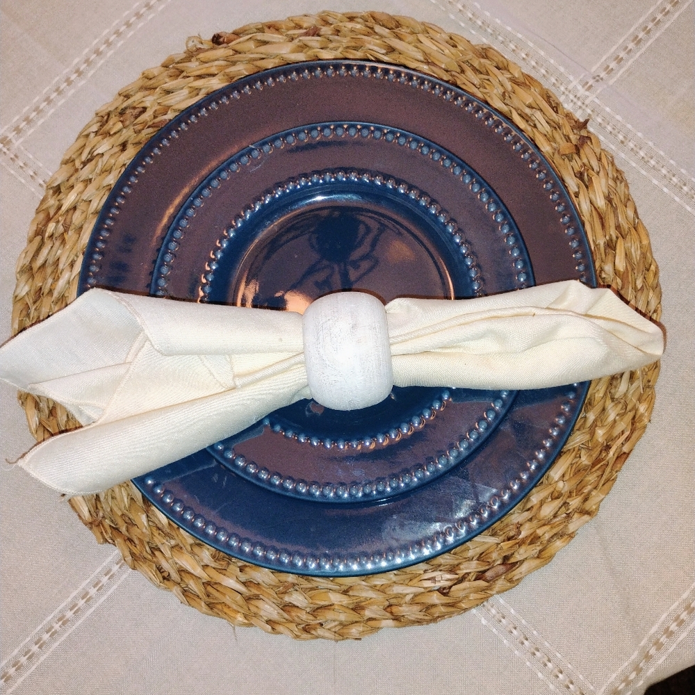 Woven Placemats with Matching Round Tray – Natural Fiber Table Set